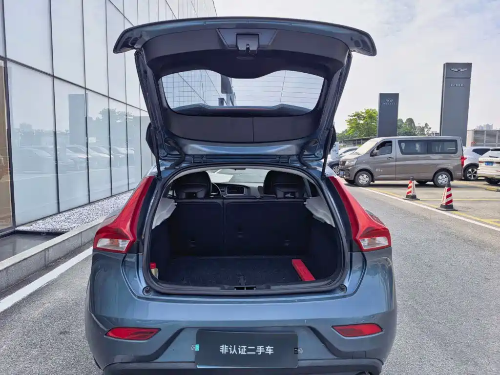 Volvo V40 — миниатюра 9