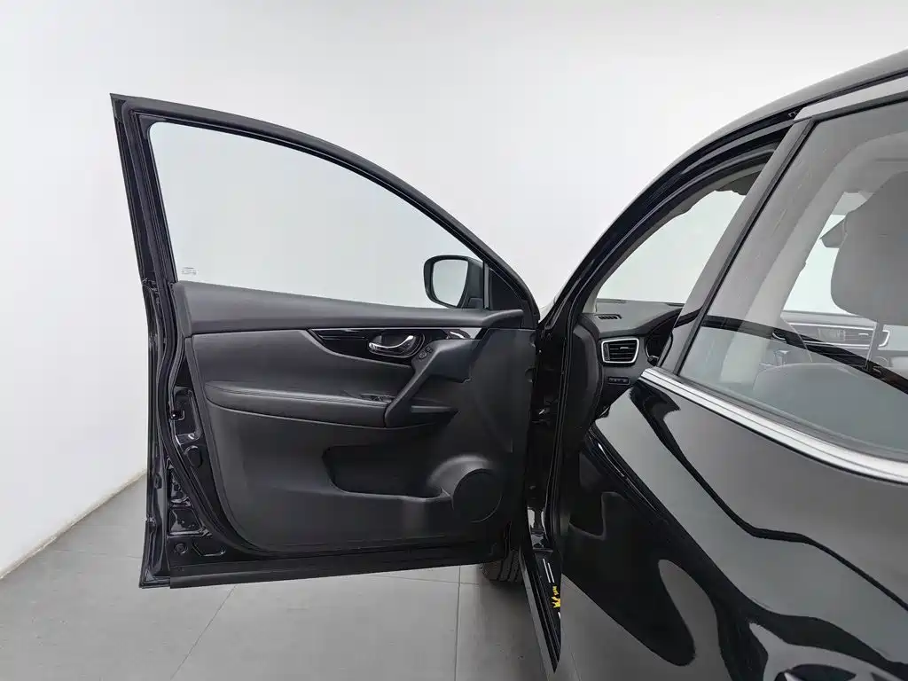 Nissan Qashqai — миниатюра 8