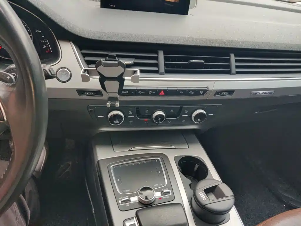 Audi Q7 — миниатюра 9