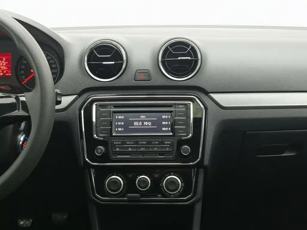 Volkswagen Jetta — миниатюра 12