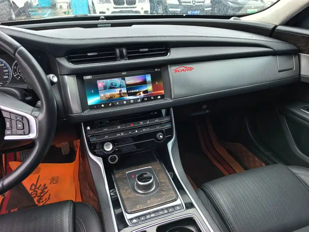 Jaguar XFL — миниатюра 13