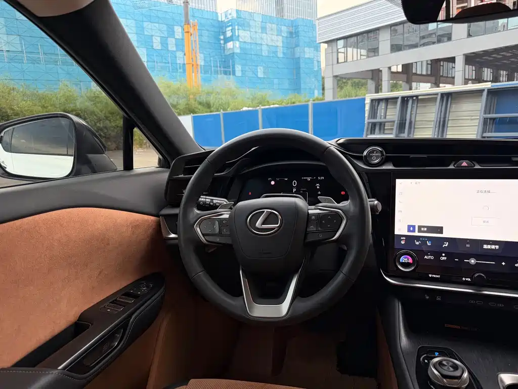 Lexus RZ — миниатюра 7