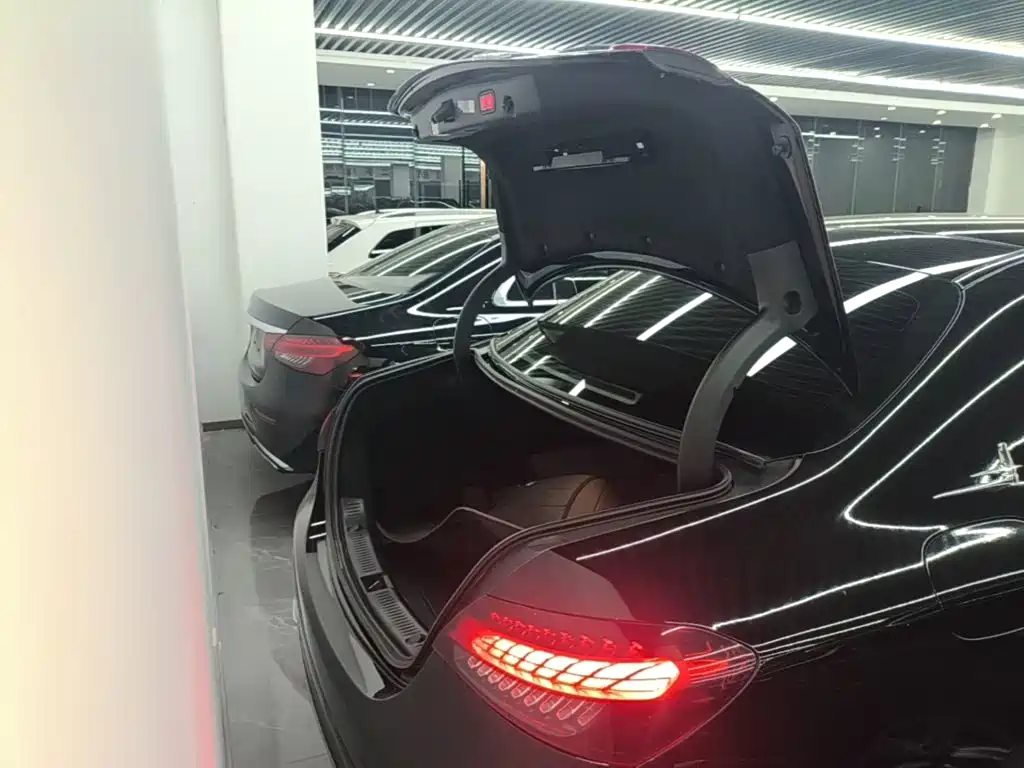 Mercedes-Benz E-Class — миниатюра 19
