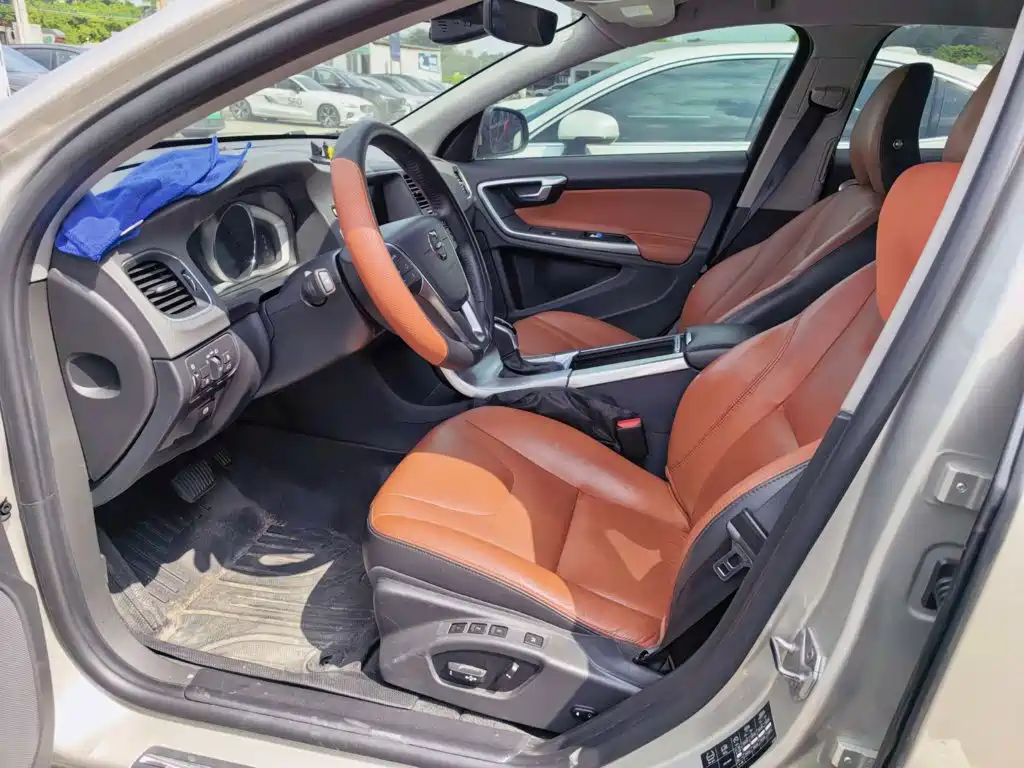 Volvo S60 — миниатюра 10