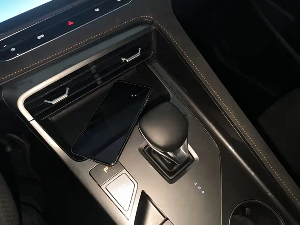 Roewe D5X DMH — миниатюра 14