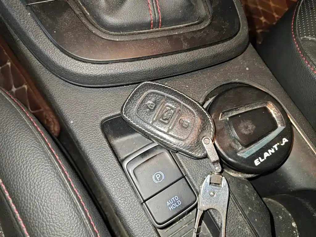 Hyundai Elantra — миниатюра 9