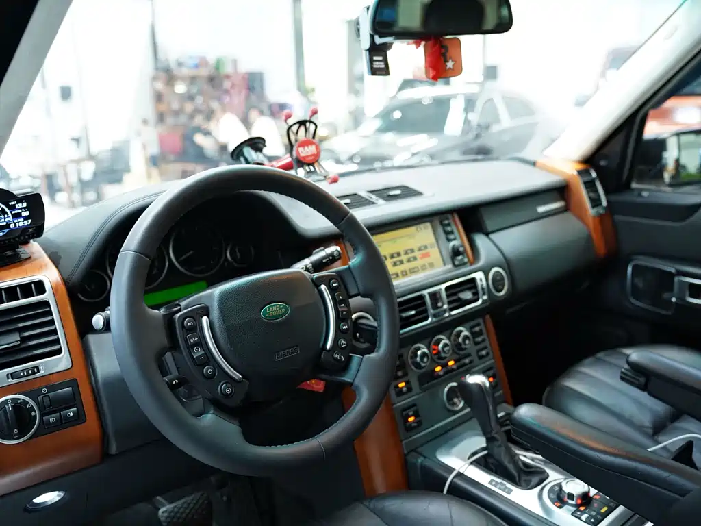 Land Rover Range Rover — миниатюра 13