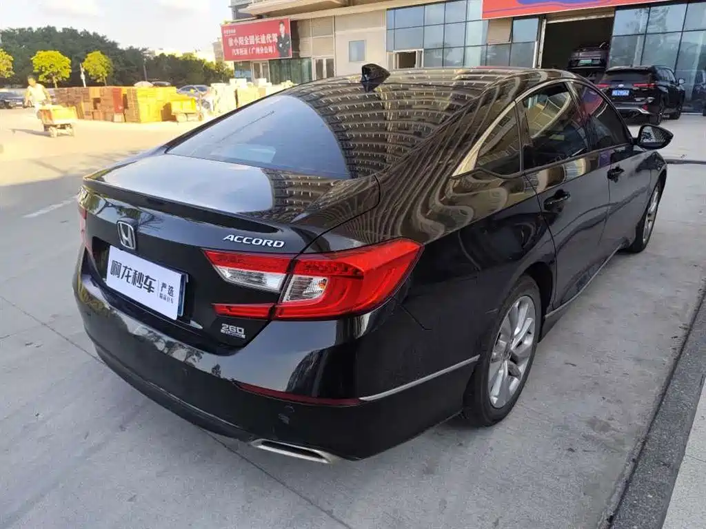 Honda Accord — миниатюра 9