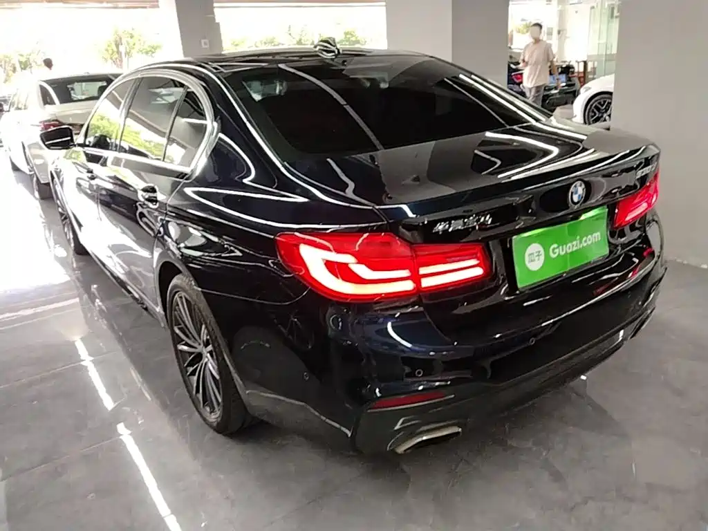 BMW 5 Series — миниатюра 5