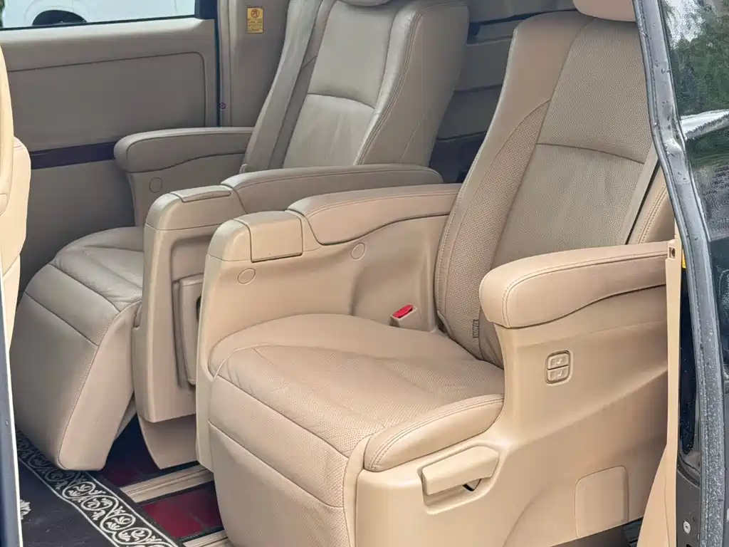 Toyota Alphard 2011 3.5L Luxury