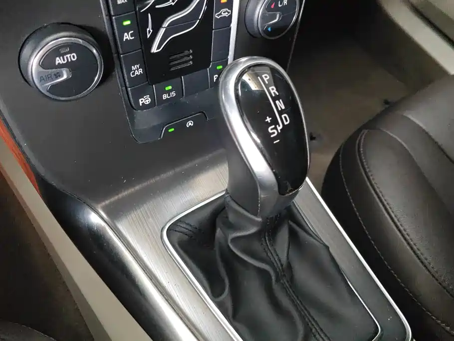 Volvo V40 — миниатюра 16