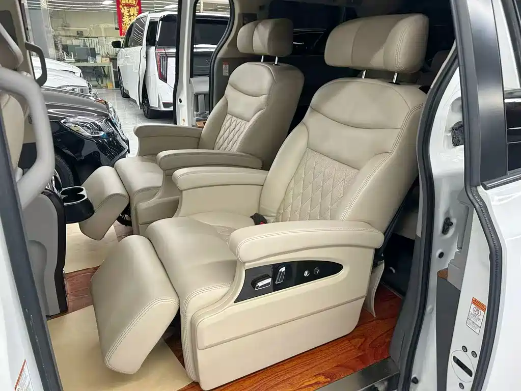 Toyota Sienna — миниатюра 17