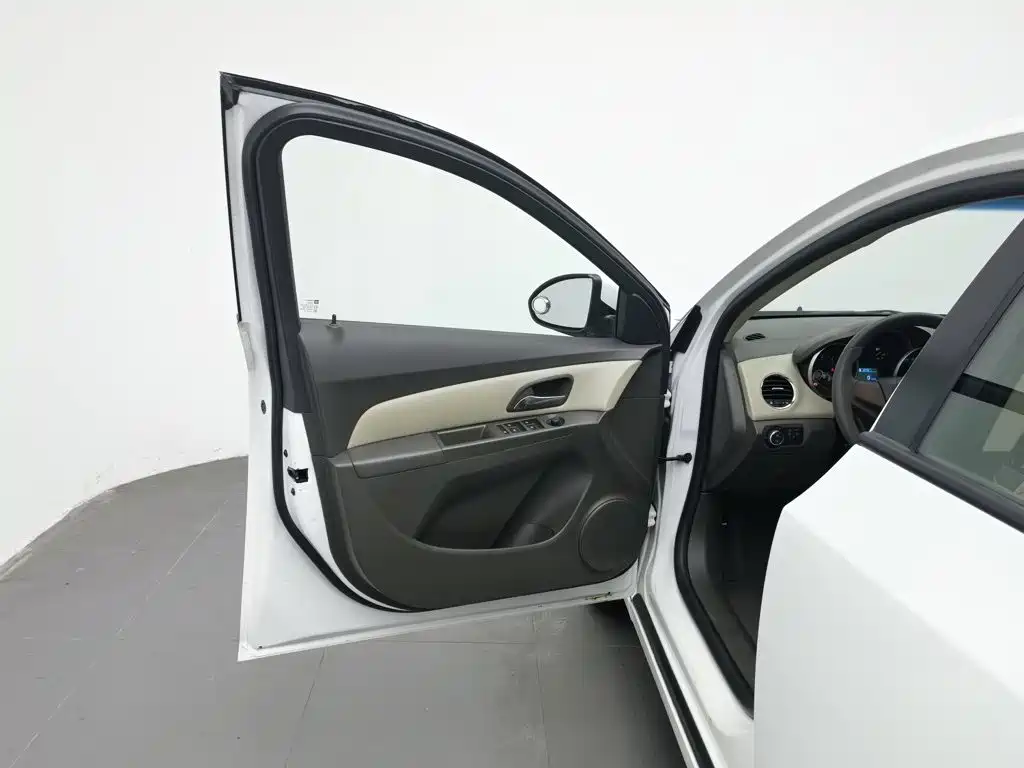 Chevrolet Cruze — миниатюра 8