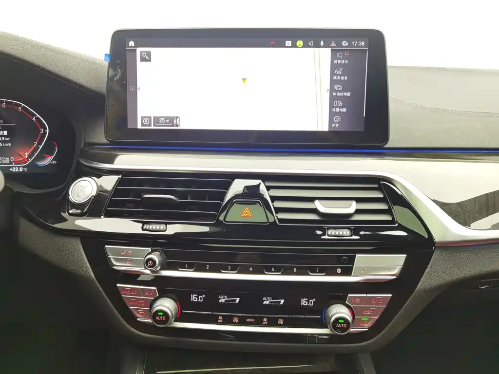 BMW 5 Series — миниатюра 12