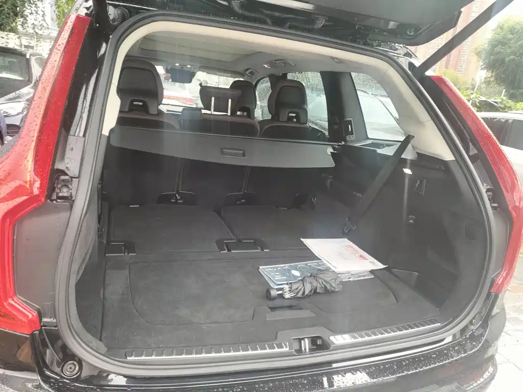 Volvo XC90 — миниатюра 9