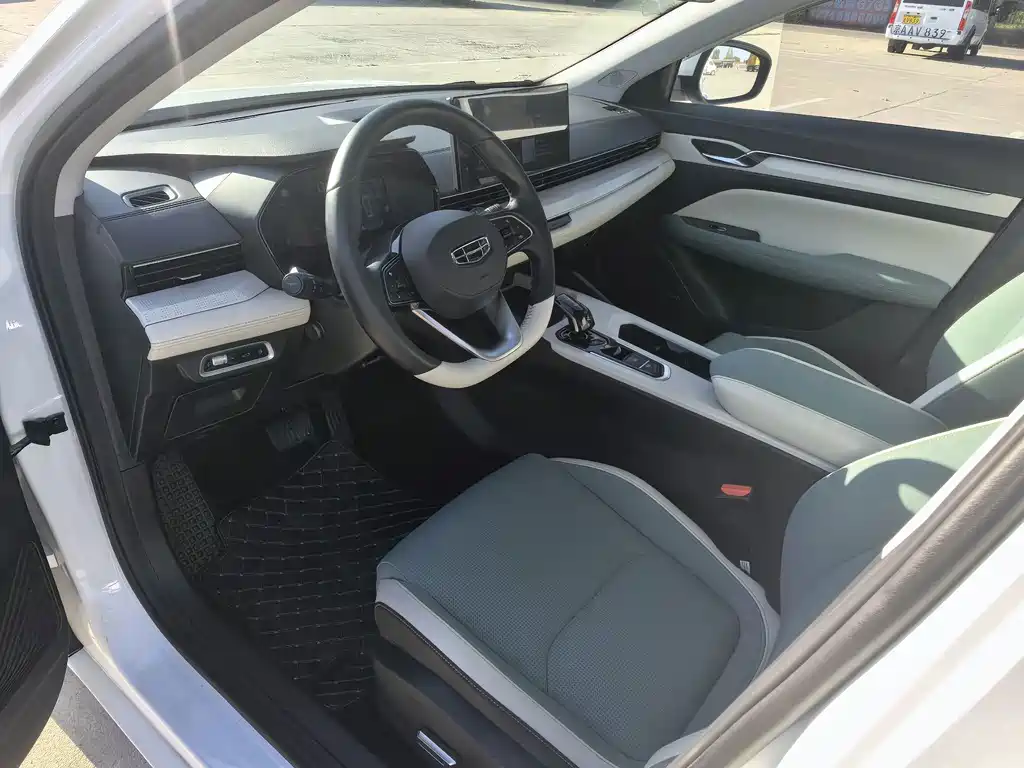 Geely L HiP — миниатюра 7