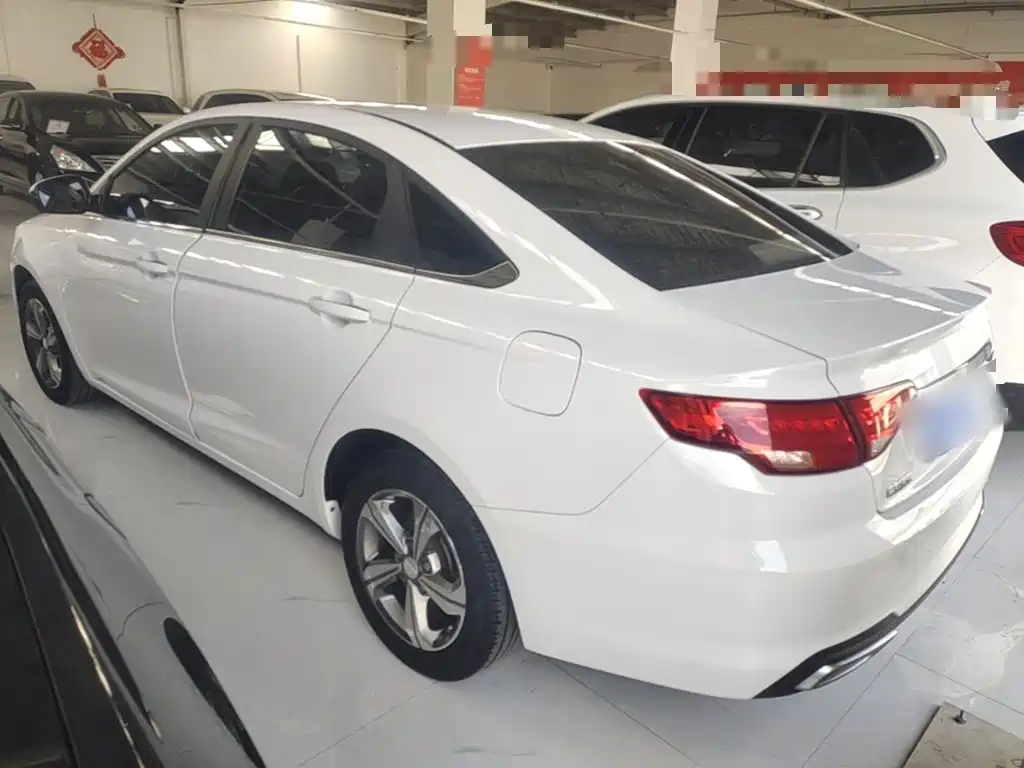 Geely Emgrand GL — миниатюра 5