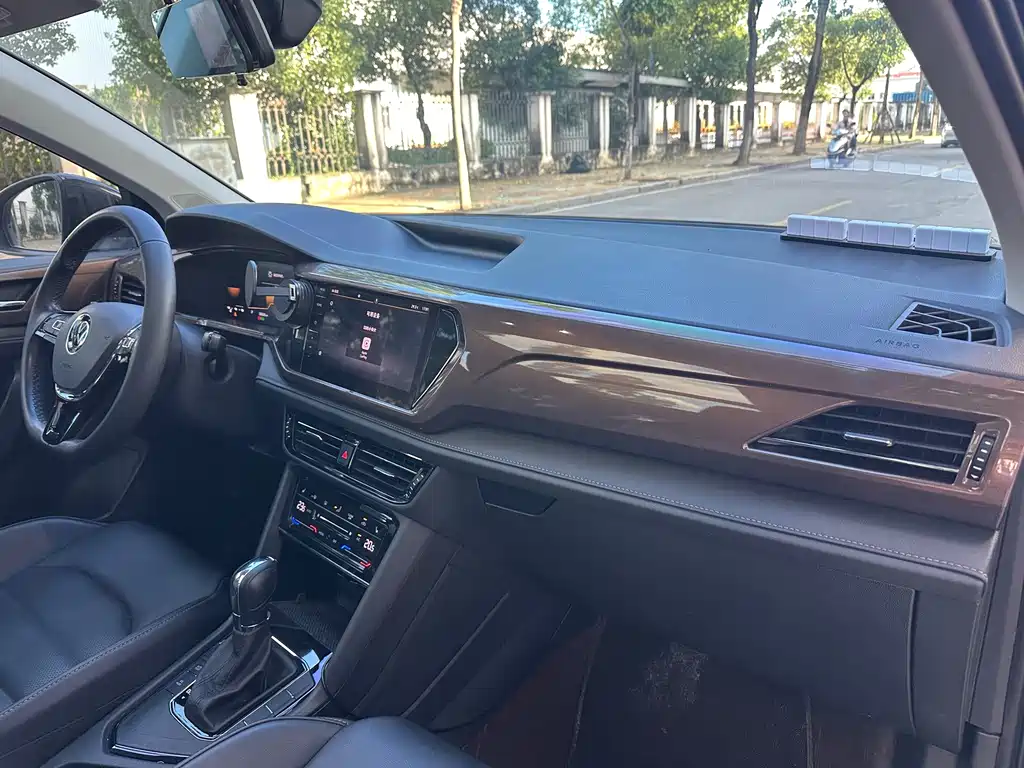 Volkswagen Tharu — миниатюра 8