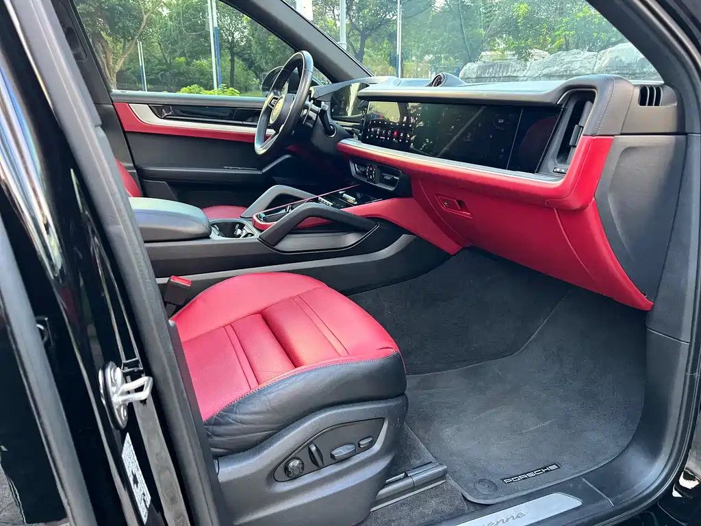 Porsche Cayenne — миниатюра 22