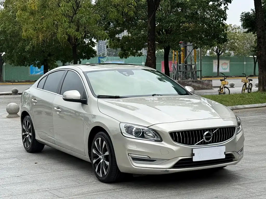 Volvo S60 — миниатюра 3