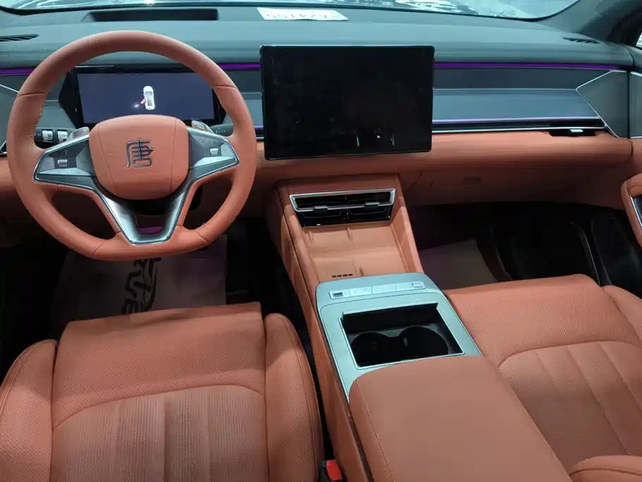 BYD Tang L — миниатюра 12