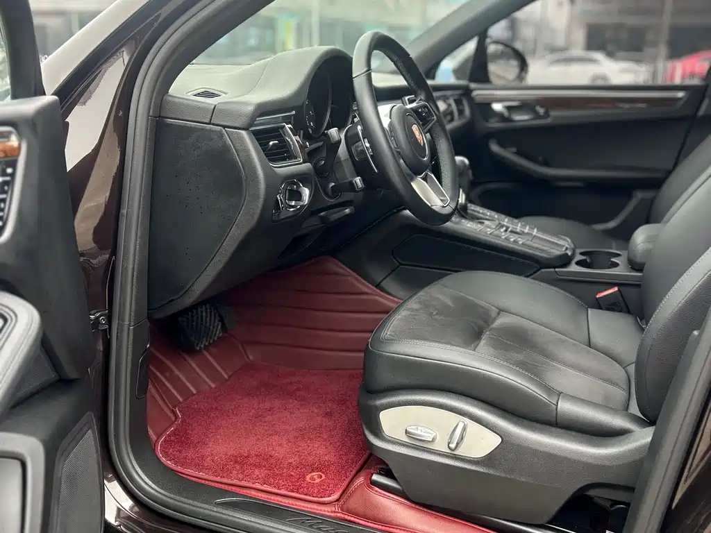 Porsche Macan — миниатюра 4
