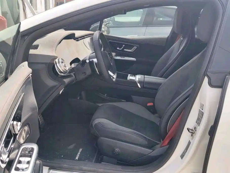 Mercedes-Benz EQE AMG — миниатюра 2