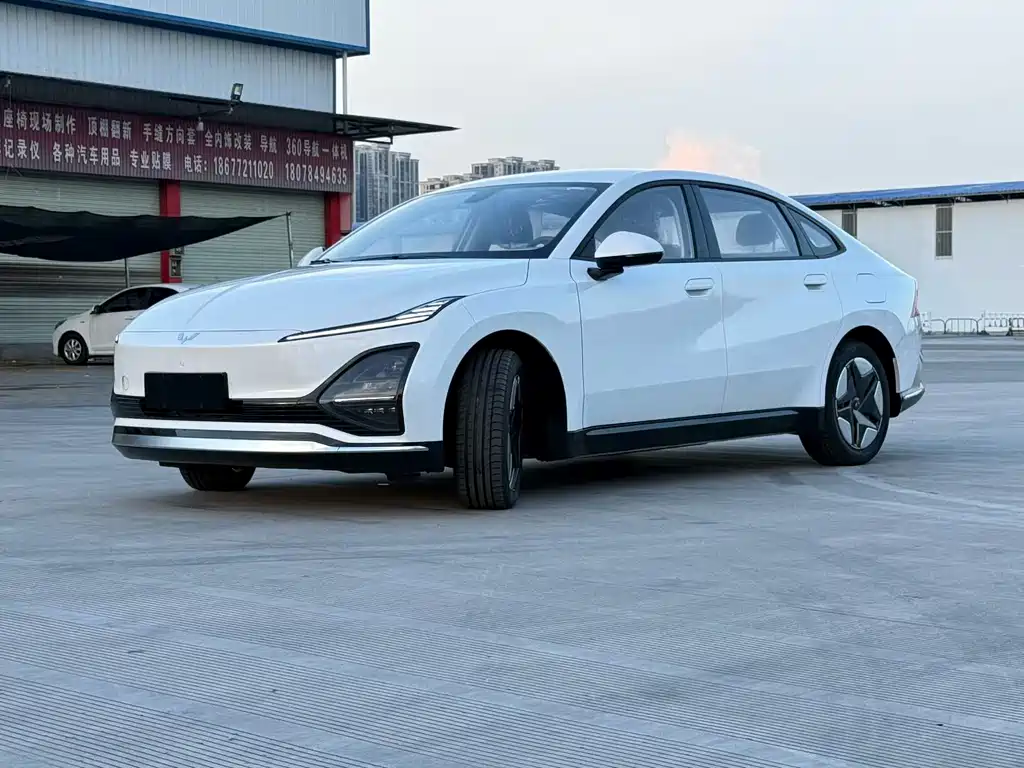 Wuling 五菱E5