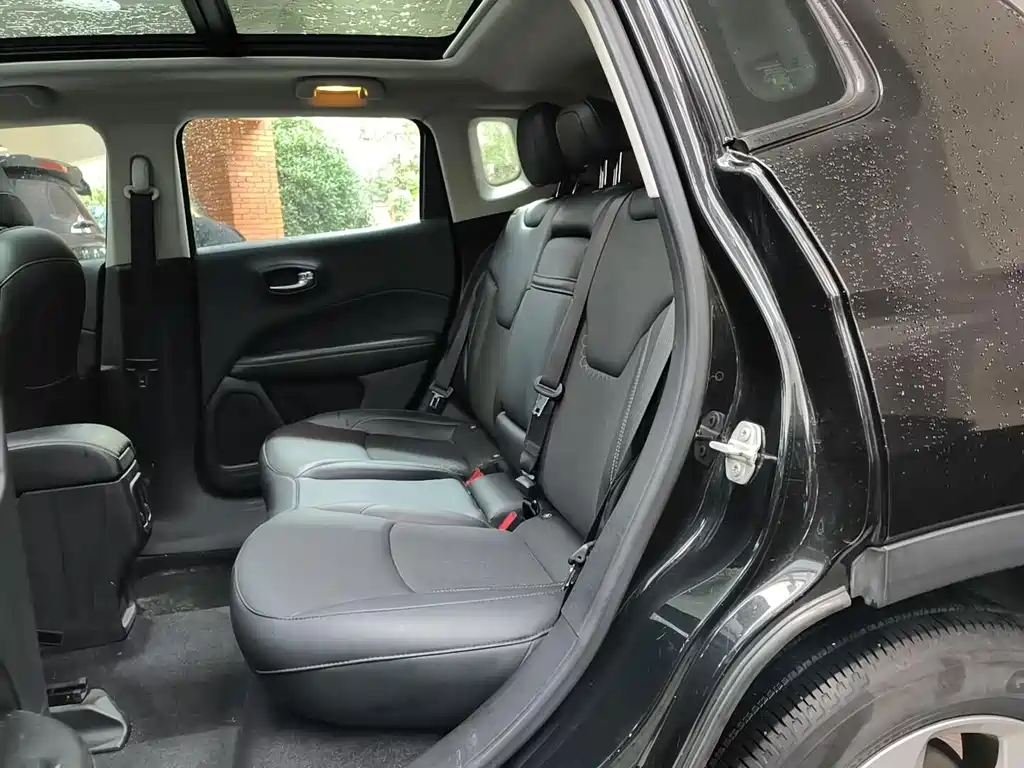Jeep Compass — миниатюра 9
