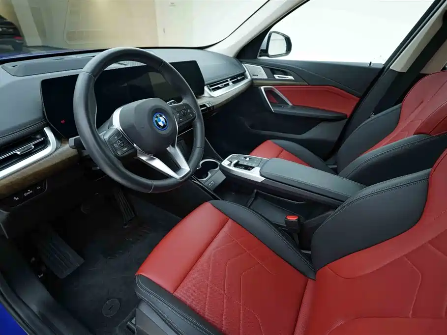 BMW iX1 2023 xDrive30L X