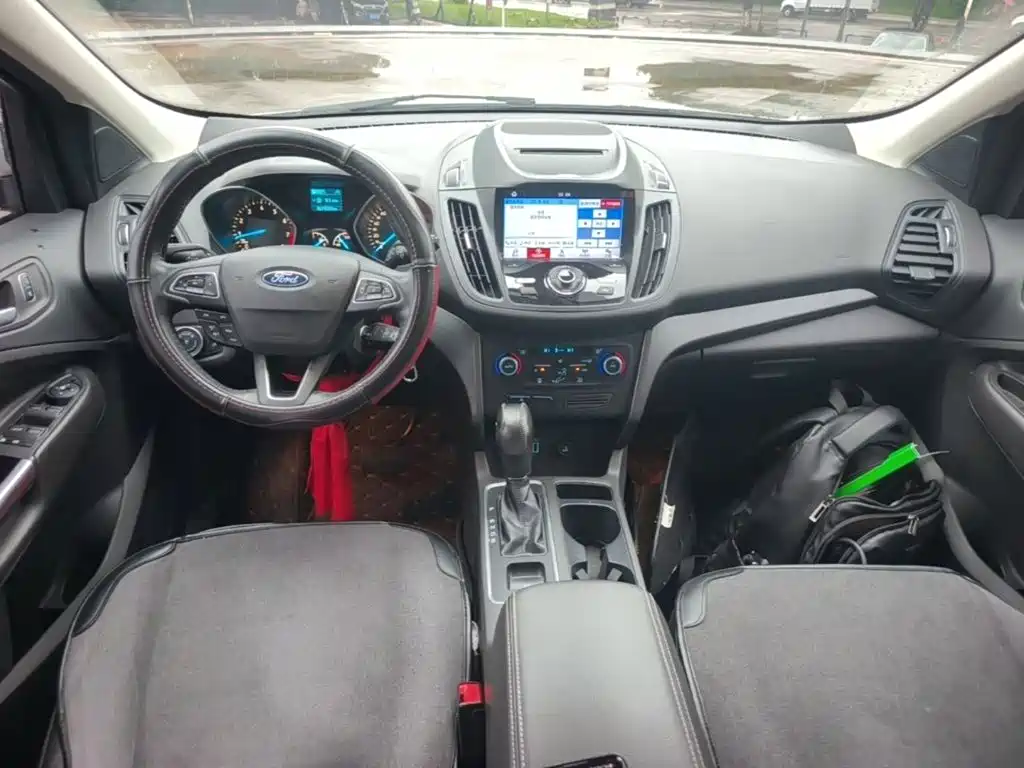 Ford Kuga — миниатюра 10