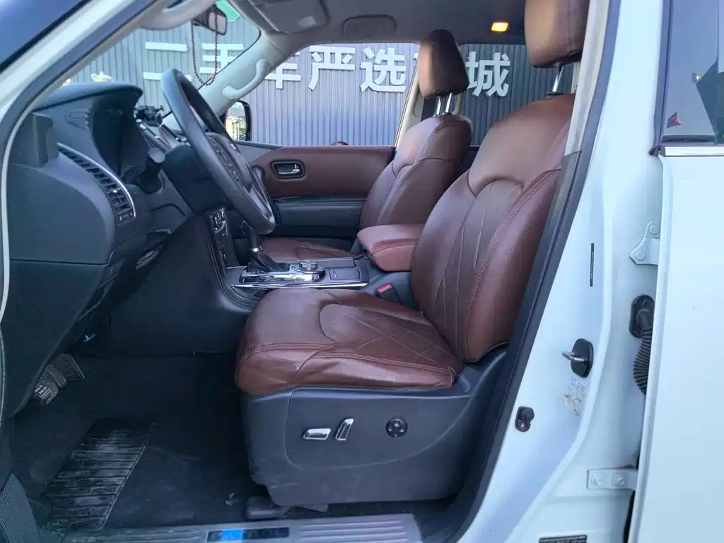 Nissan Patrol — миниатюра 9
