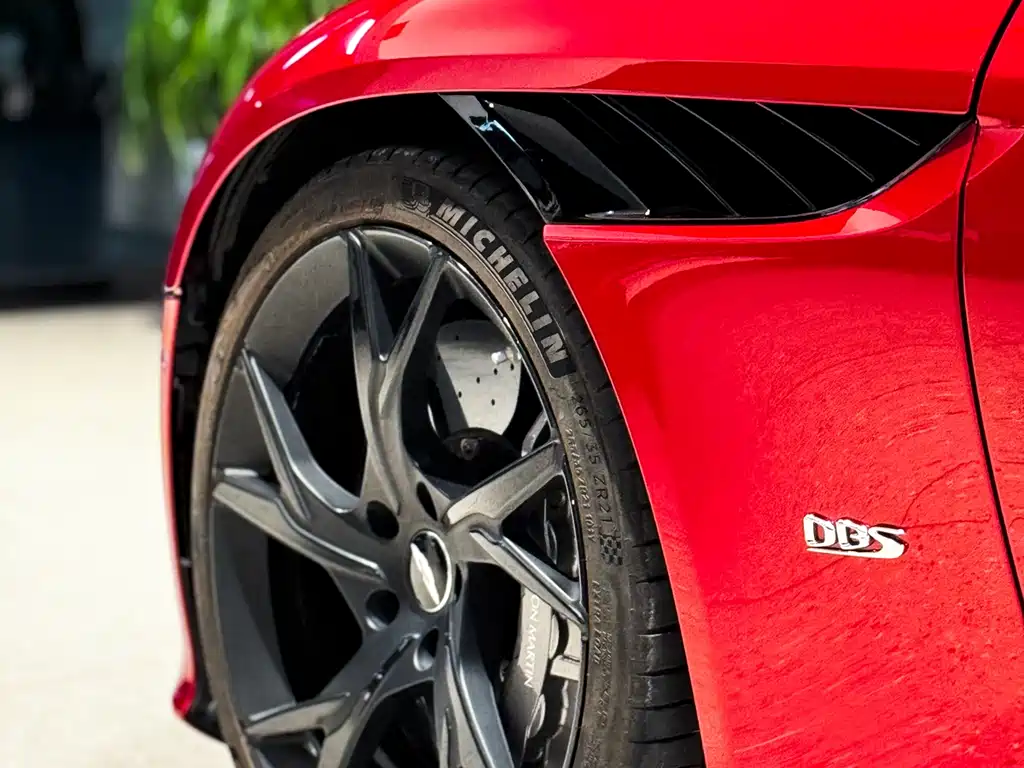 Aston Martin DBS 2019 DBS Superleggera V12 Coupe