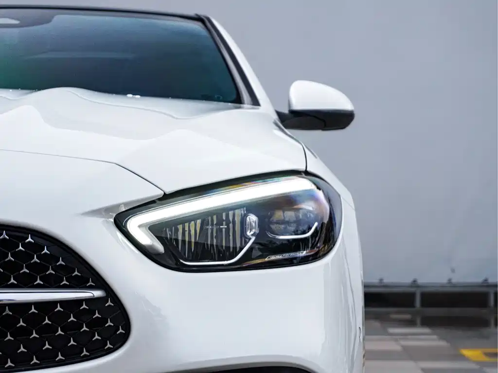 Mercedes-Benz C-Class — миниатюра 3