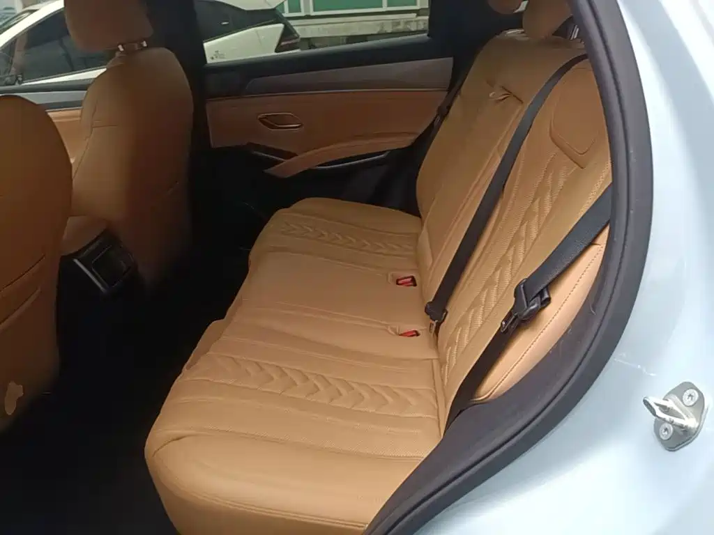 BYD L DM-i — миниатюра 17