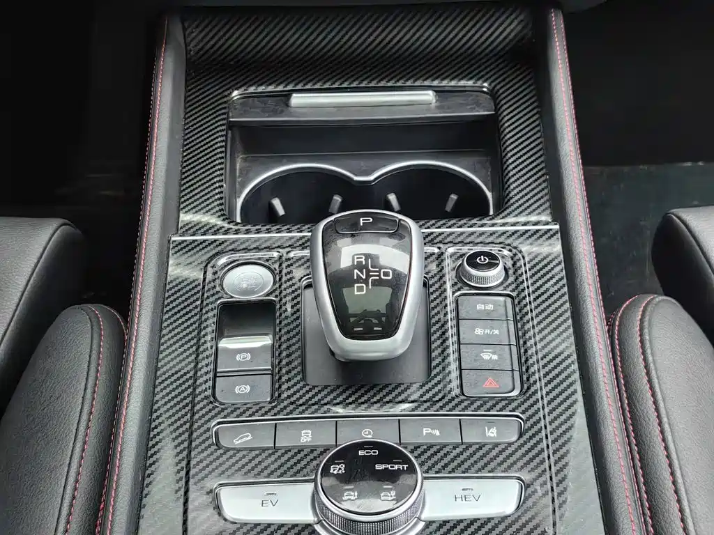 BYD Tang New Energy — миниатюра 13