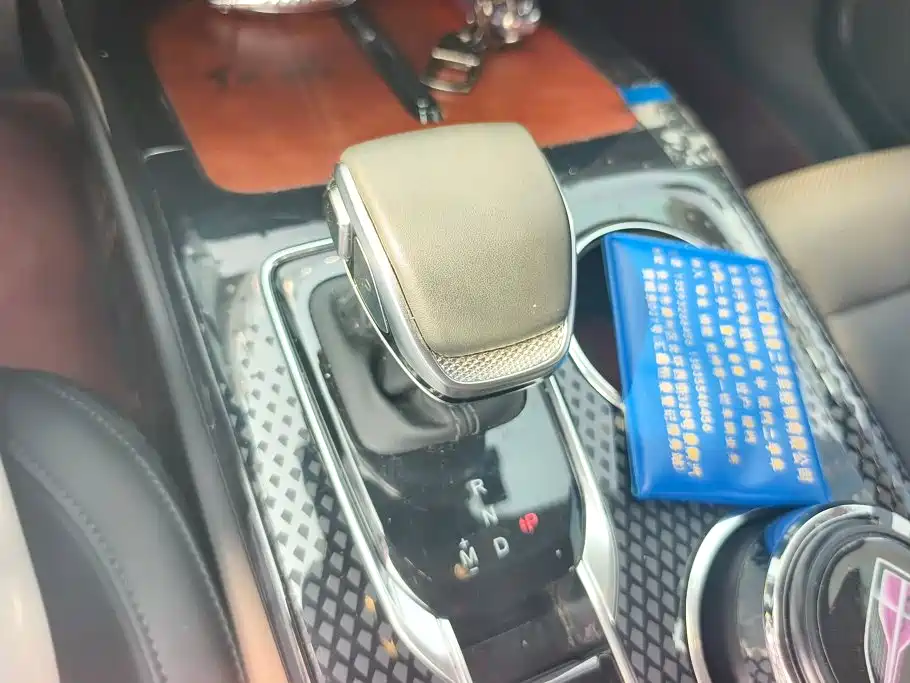 Hongqi Hongqi HS3 — миниатюра 16