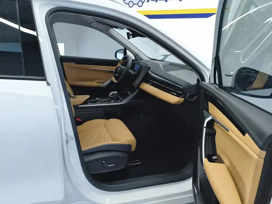Geely Boyue L — миниатюра 8