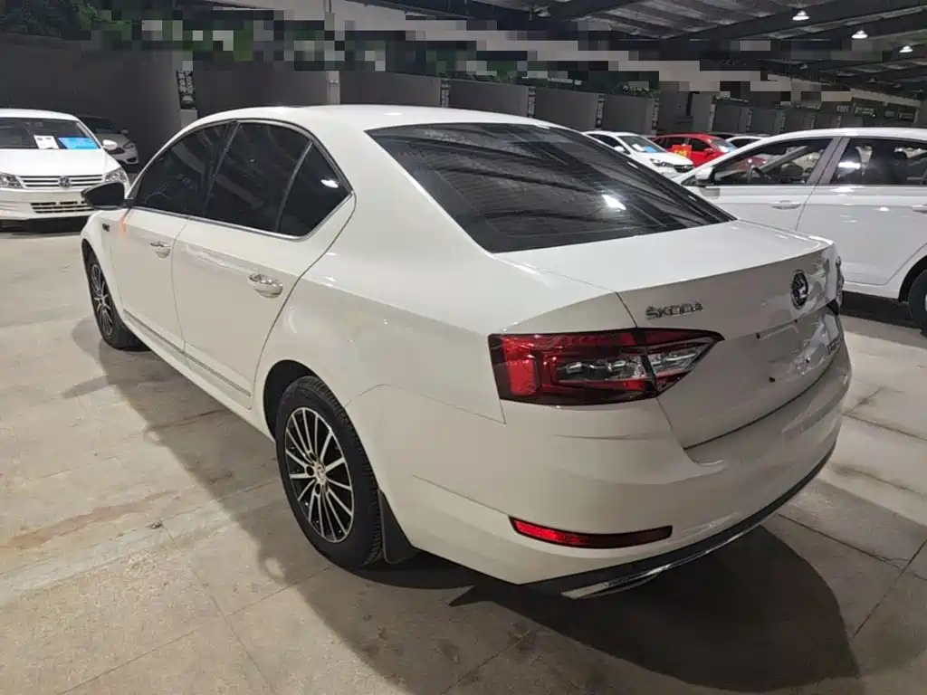 Skoda Octavia — миниатюра 5