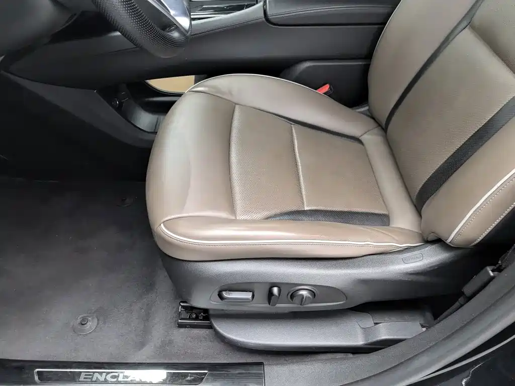 Buick Enclave — миниатюра 20
