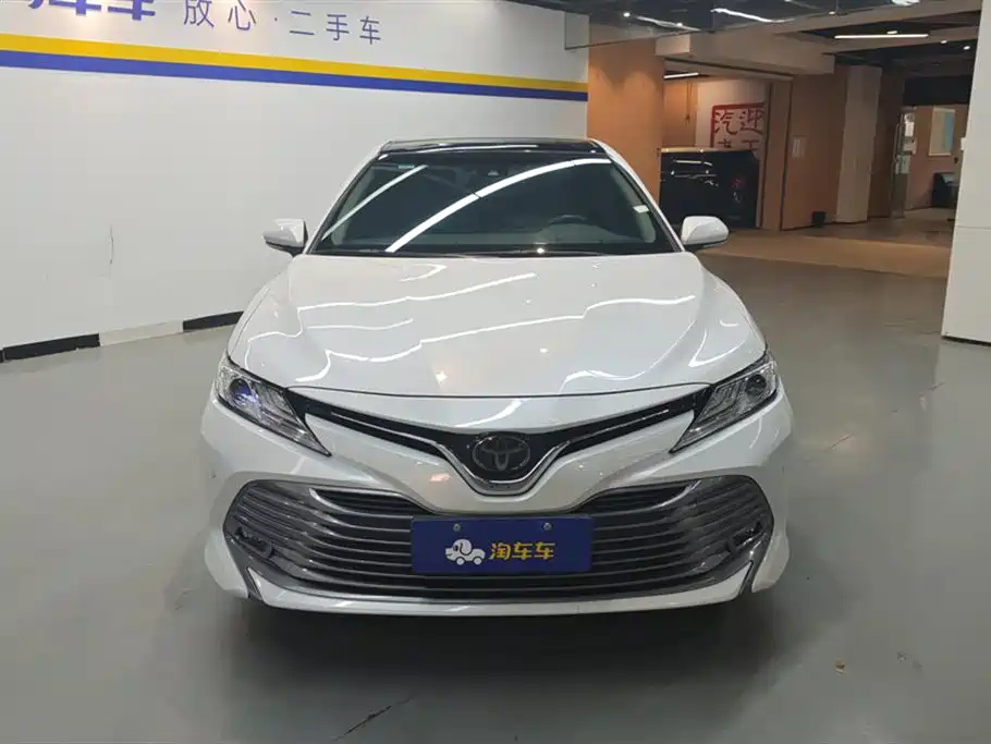 TOYOTA CAMRY