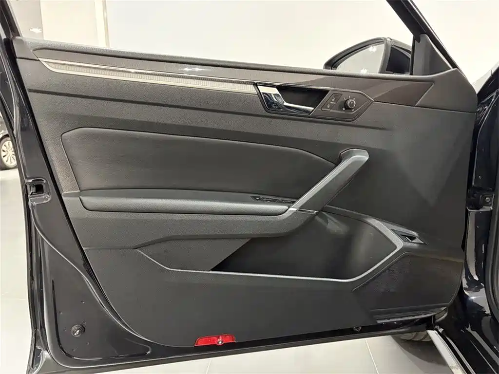 Volkswagen Passat — миниатюра 14