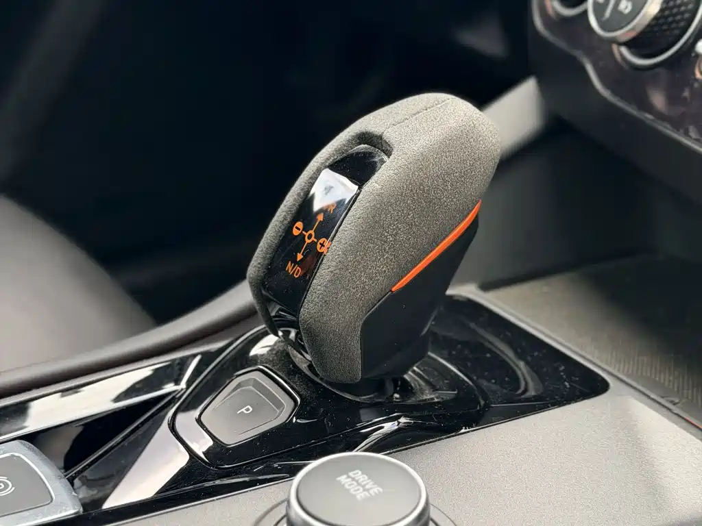 LYNK & CO. 02 HATCHBACK