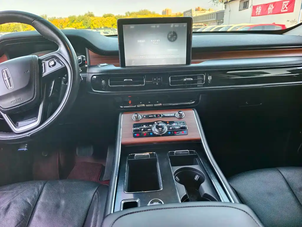 Lincoln Aviator — миниатюра 13
