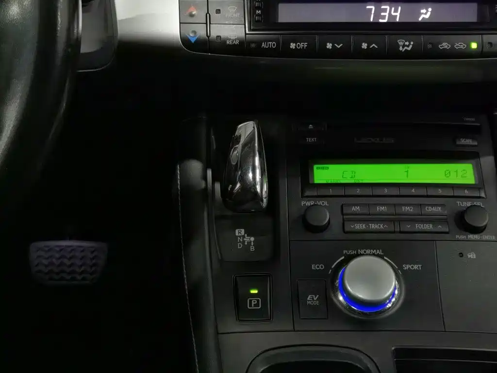 Lexus CT — миниатюра 13