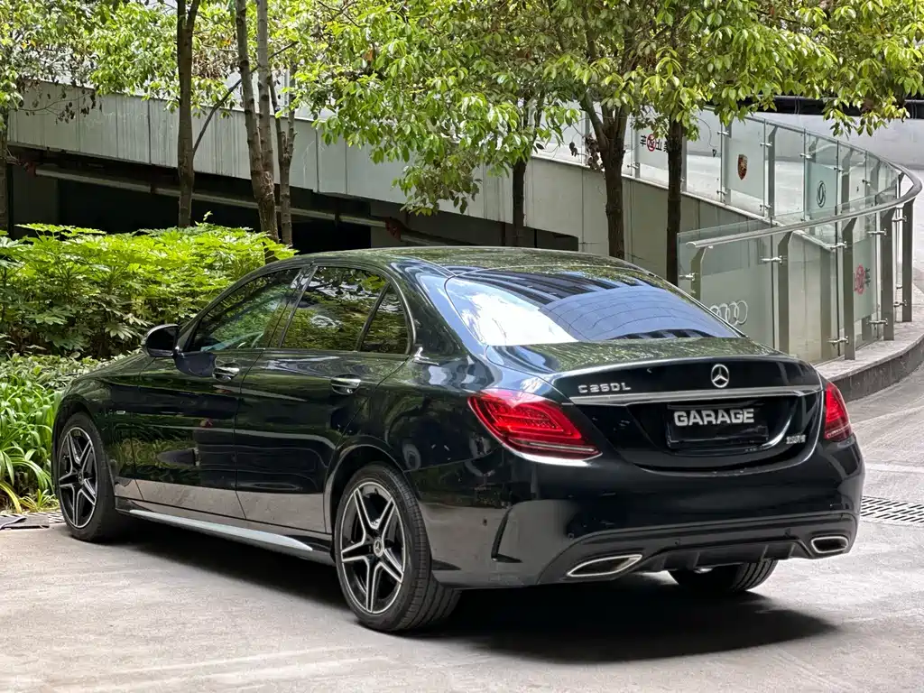 Mercedes-Benz C-Class — миниатюра 6