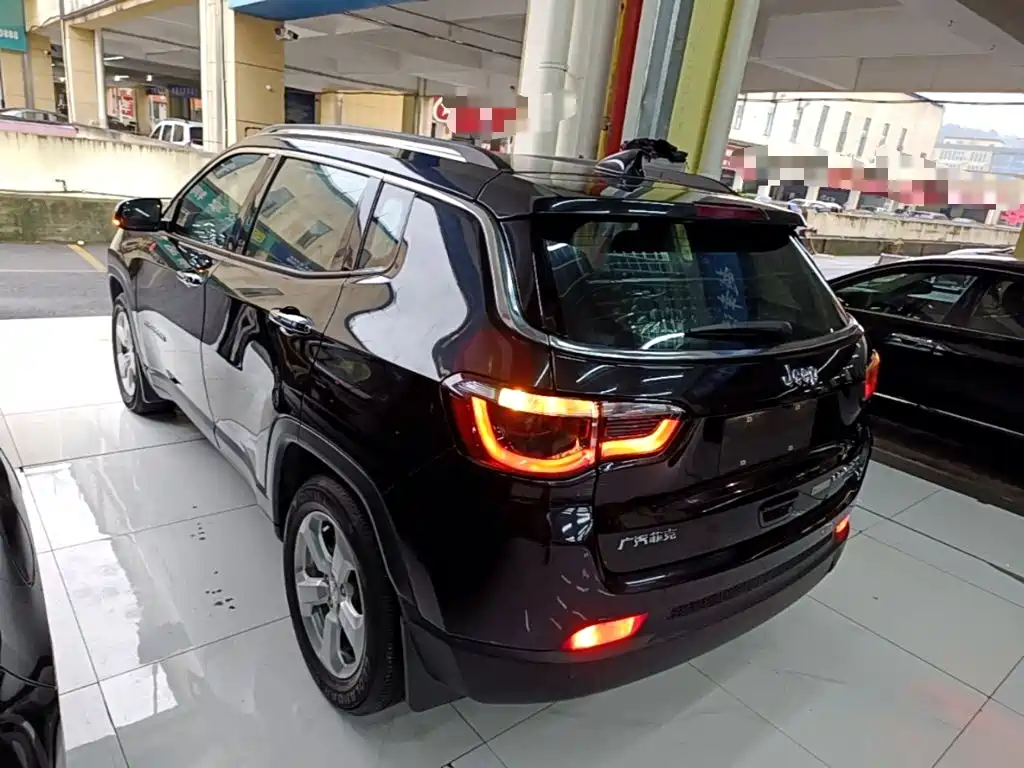 Jeep Compass — миниатюра 5