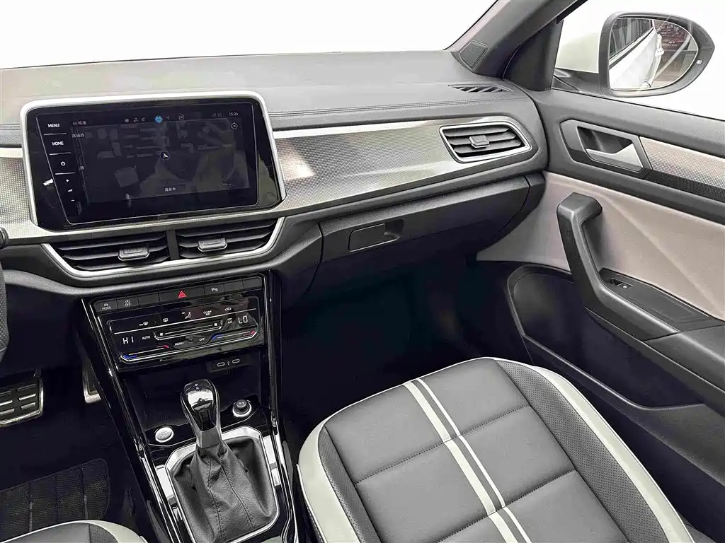 Volkswagen T-Roc — миниатюра 15
