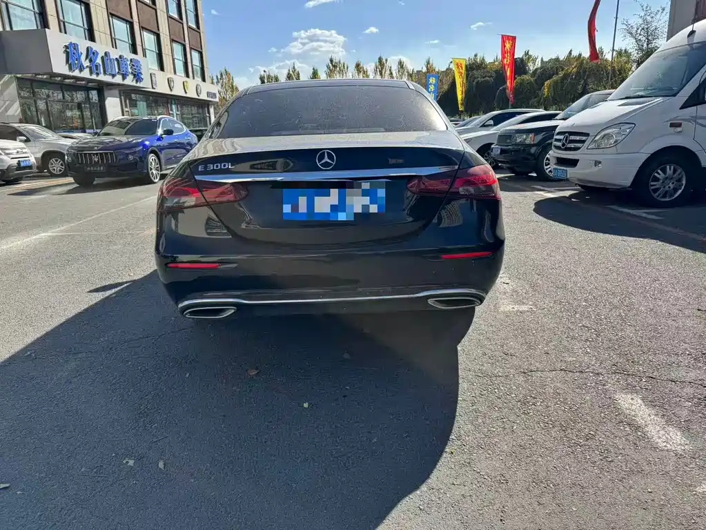 Mercedes-Benz E-Class — миниатюра 4