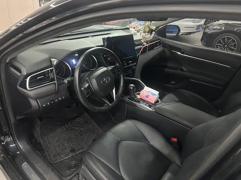 Toyota Camry — миниатюра 6